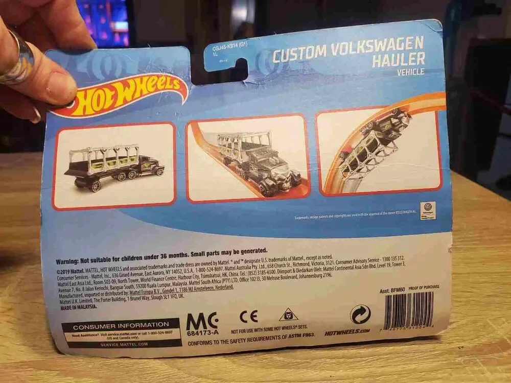 Hot Wheels 2019 Custom Volkswagon Hauler Great Stocking Stuffer